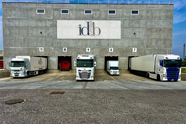mezzi-global-service-trasporti-carico-magazzino
